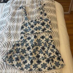 Agua Bendita Blue and White Floral Set